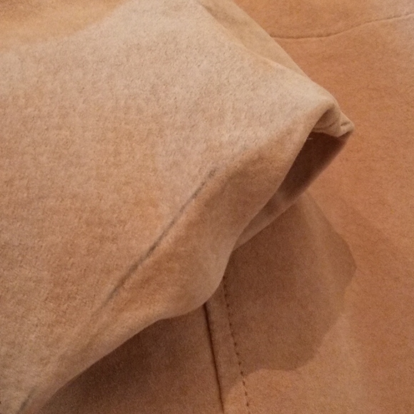 ๐ FREE GIFT INCLUDED ๐ NWOT Llama Fur Collar Suede Fall/Spring Jacket w/ Belt. - Picture 6 of 15